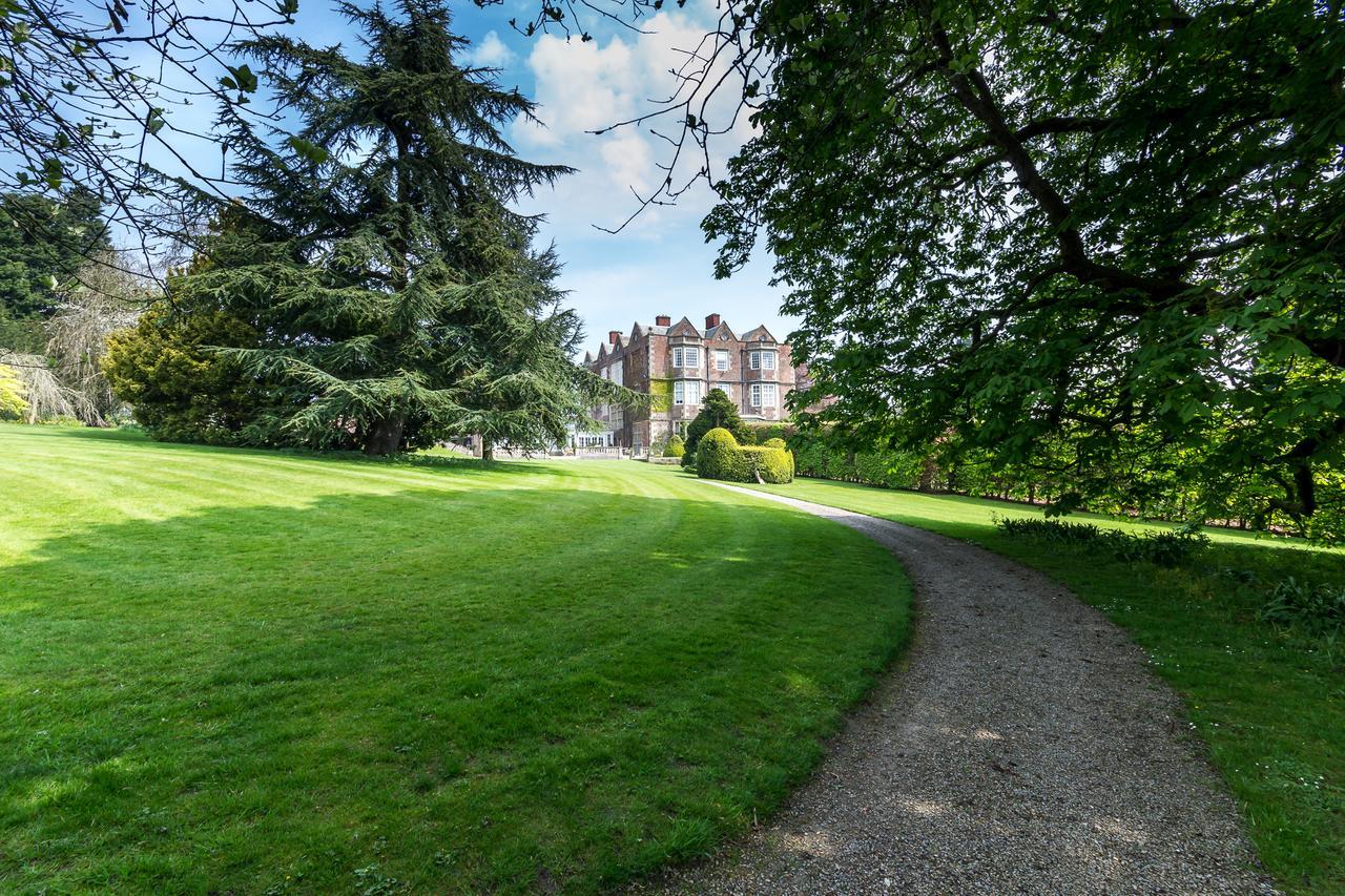 Goldsborough Hall Hotel Knaresborough Exterior photo